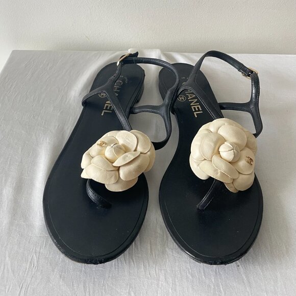 CHANEL White Camelia Flip Flops Sandals Leather - Picture 2 of 11